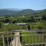 Apartment Vikendica Raj U Lohovu *