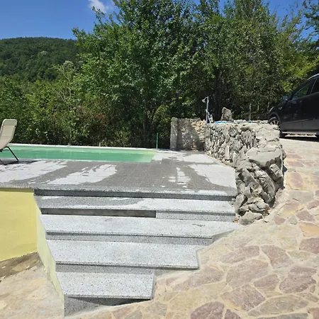 Vikendica Raj U Lohovu * Bihać