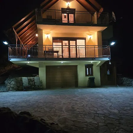 Raj U Lohovu, ,pool -odmor Nedaleko Od