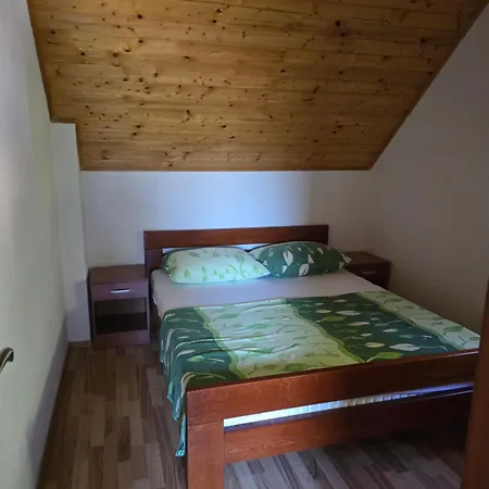 Raj U Lohovu, ,pool -odmor Nedaleko Od *