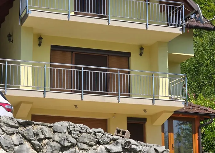 Vikendica Raj U Lohovu