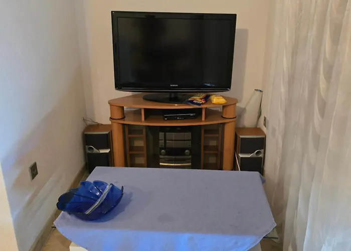 Vikendica Raj U Lohovu *