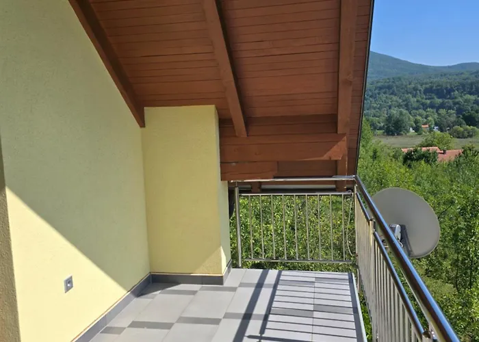 Vikendica Raj U Lohovu * Bihac